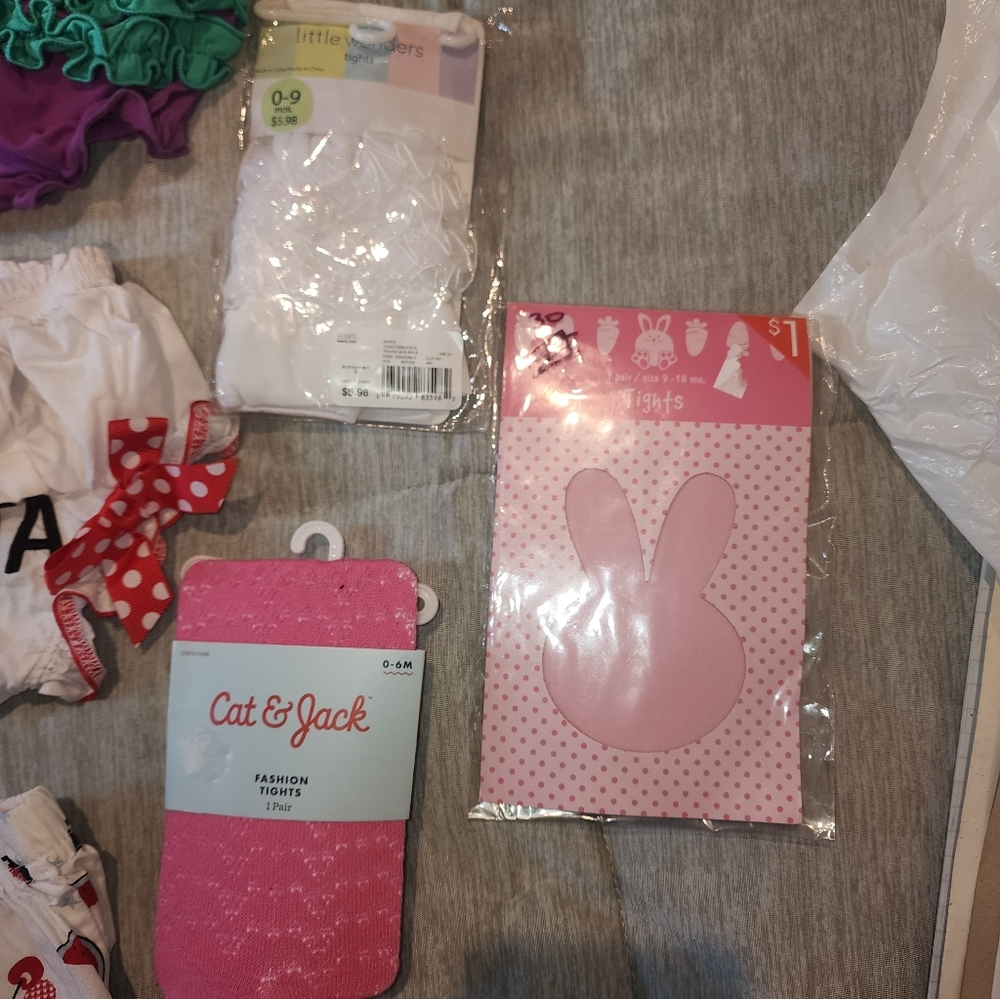 Baby Bloomers, Tights And Hats - Picture 4 of 6